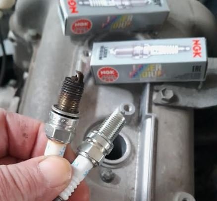 NGK zapalovací svíčka KR8AI (NR 5477) (IXU24)