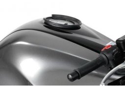 GIVI BF 01 objímka pro uchycení tankvaku TANKLOCK na víčko nádrže (Suzuki)