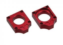 ACCEL napínák zadní osy HONDA CR 98-07, CRF 250 04-09, CRF 450 02-08 barva červená