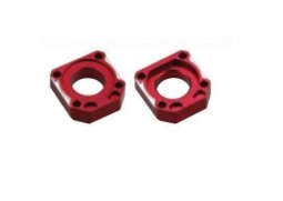 ACCEL napínák zadní osy HONDA CBR 600RR 05-10, 1000RR barva červená