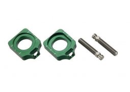 ACCEL napínák zadní osy se šroubem KAWASAKI KX 250F/450 04-14 barva zelená (2 ks)